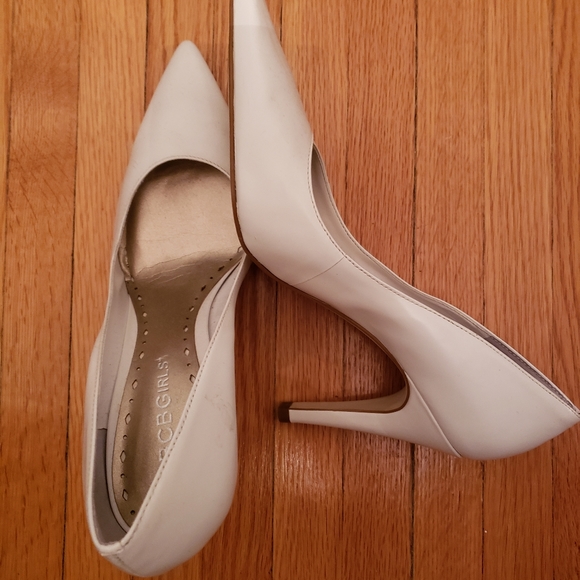 Shoes - Picture 2 of 3